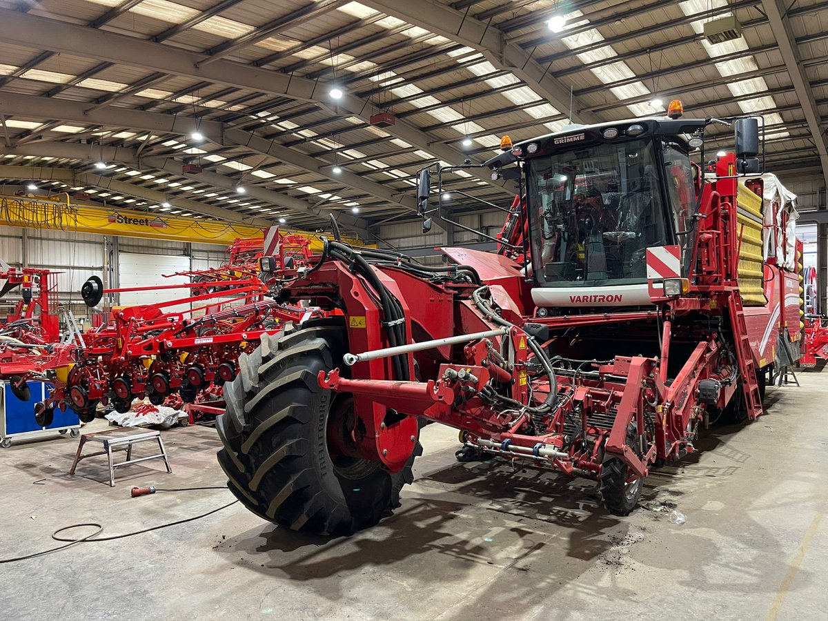 The team at GRIMME Swineshead are still busy with Machine Check and PDI's on various types of machines. 

Book your Machine Check out of season and benefit from a saving on parts and labour costs! Call our team on 0330 124 3553 to book 📞

#GRIMME #GRIMMEgroup #GRIMMEUK