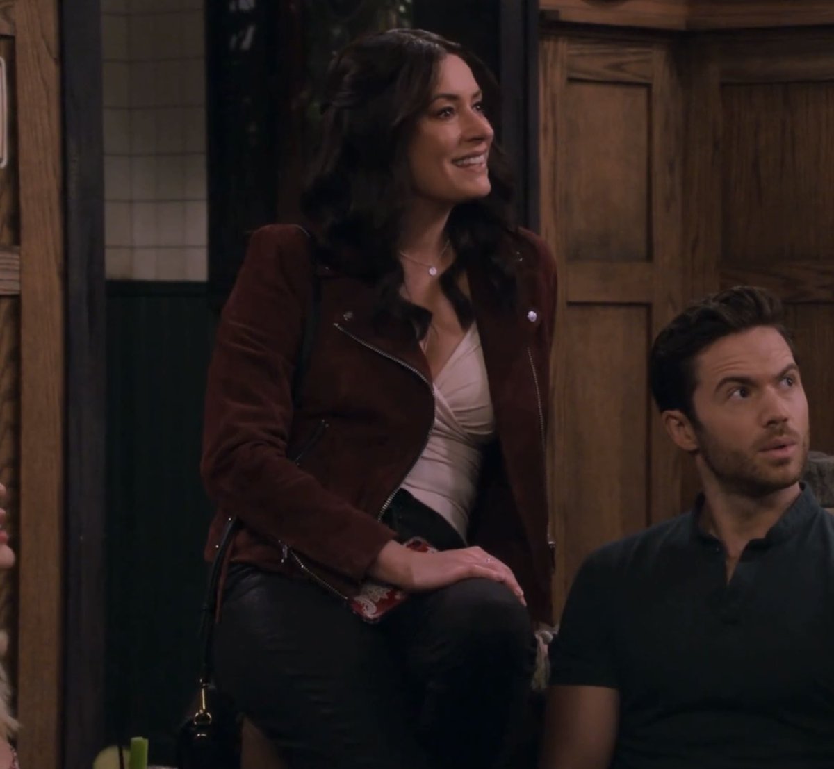 blindIyblue's tweet photo. Paget Brewster in How I Met Your Father, 1 x 05 … a 🧵 https://t.co/Vc31rYbYAo