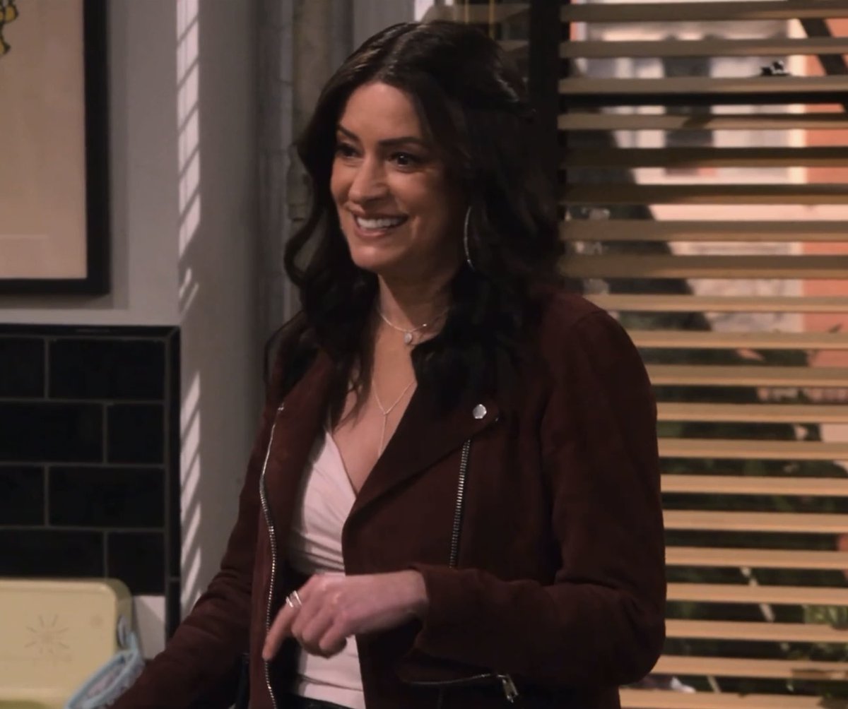 blindIyblue's tweet photo. Paget Brewster in How I Met Your Father, 1 x 05 … a 🧵 https://t.co/Vc31rYbYAo