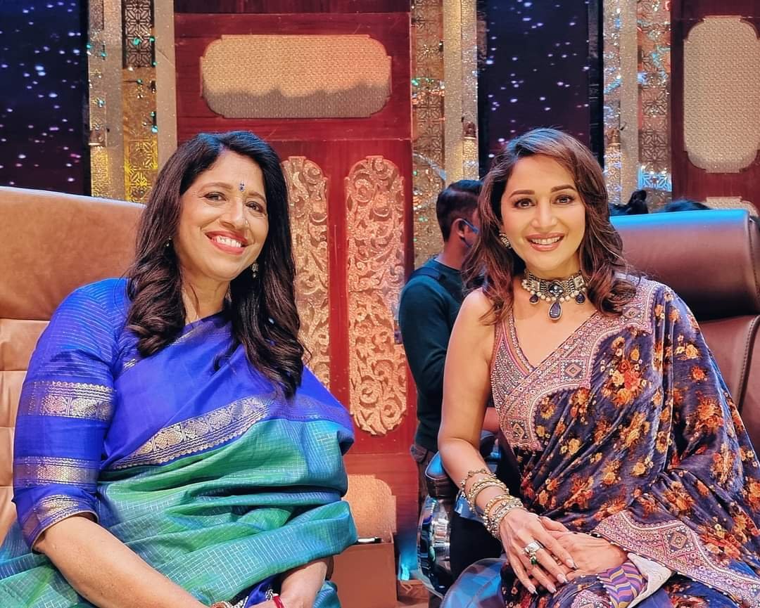 I am so happy to see them together, one of my most fav combo. I hope they share a lot of bts stories.
#MadhuriDixit 
#KavitaKrishnamurthy