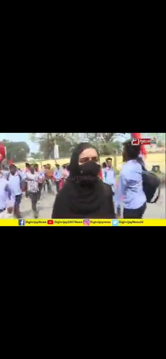 They r dismantling our institutions by appointing incompetent authority whose only qualification is pro government....

Making selected 2 More wealthy day by day...

Nd  u r becoming rioters troller nd bigot

Be aware before it's too late.....

#hijab
#HijabIsFundamentalRight