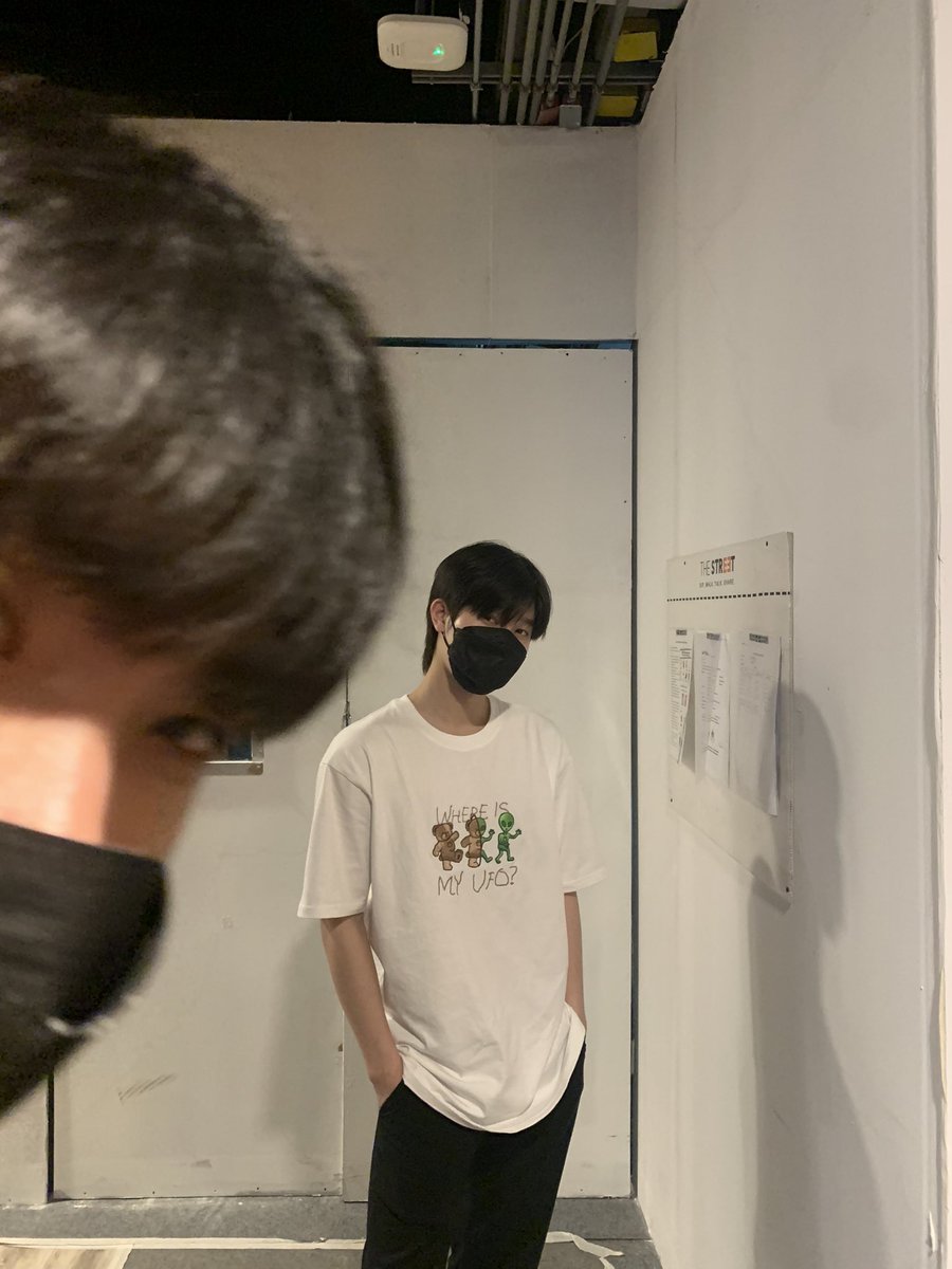kerdomundi's tweet photo. เงาตามตัวมุยิมไม่ใช่พี่เคอร์ค่ะ แต่เป็น...🙄
#Tutorkrp #TutorYim #Mynameis_yim https://t.co/IFP4oabBBG