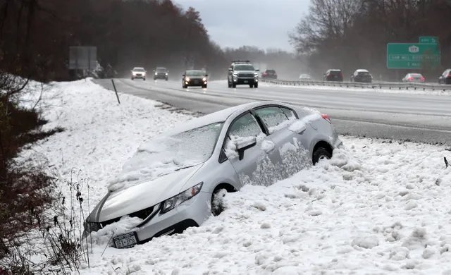 TalkThatRa1's tweet photo. As shown @daltonsilverman has crashed he quoted “it was coming my way so I had to crash” this is the day after he got his license #globaldrivingschool needs to do a better job on who they allow behind the wheel https://t.co/mtDDZd8fS9