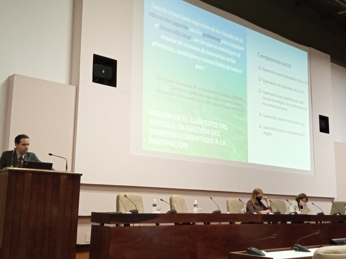 Durante la segunda jornada de @Universidad2022 de <a href="/CubaMES/">MES</a> el Rector <a href="/raydelmp/">Raydel Montesino Perurena</a> de nuestra casa de estudios <a href="/universidad_uci/">Universidad de las Ciencias Informáticas</a> comparte con los participantes las experiencias en la formación de posgrado a distancia #EducacionSuperiorCubana #CubaViveYAvanza #SomosUCI