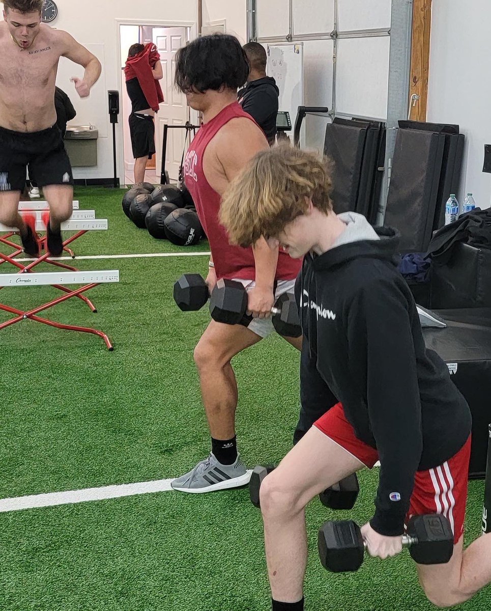 ArmedPHorce's tweet photo. Y’all know what day it is! 🦵🏾🦵🏾

These guys HANDS DOWN killed it today! I set the bar high and they EXCEEDED EXPECTATIONS!💪🏾💪🏾

#BBAATHLETICS
#ONYXFITNESSACADEMY https://t.co/lvJS11n6cQ