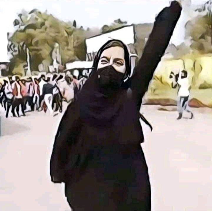 झुंड में तो सु"अर आते हैं #शेरनी अकेली ही काफ़ी है।

#HijabRow  #AllahuAkbar