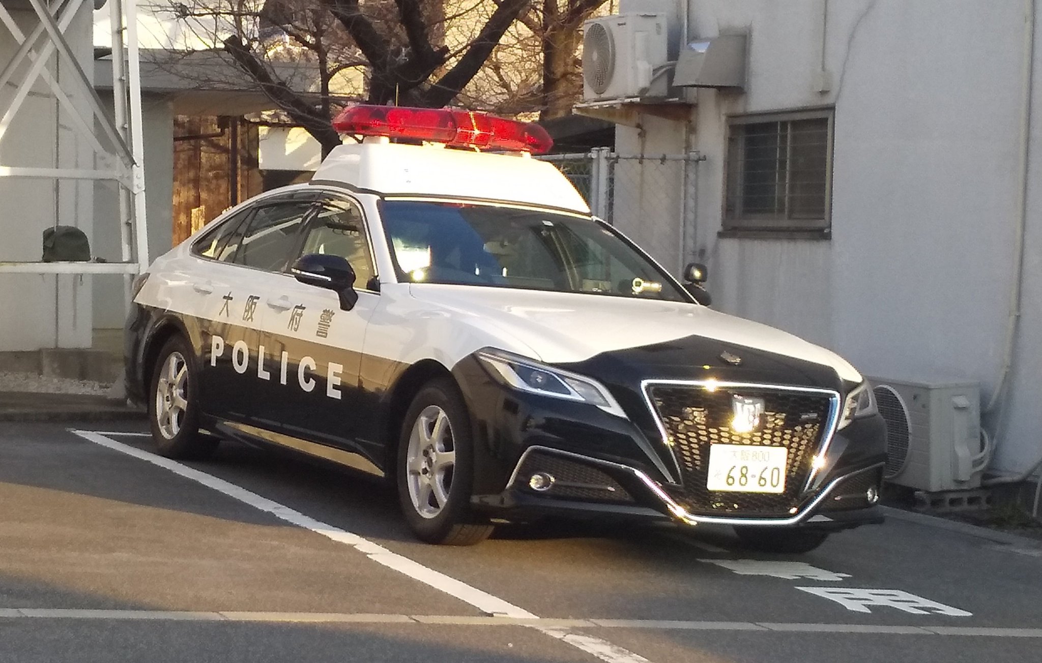 天才的 トヨタ クラウン 大阪府警察 パトロールカー | www.barkat.tv