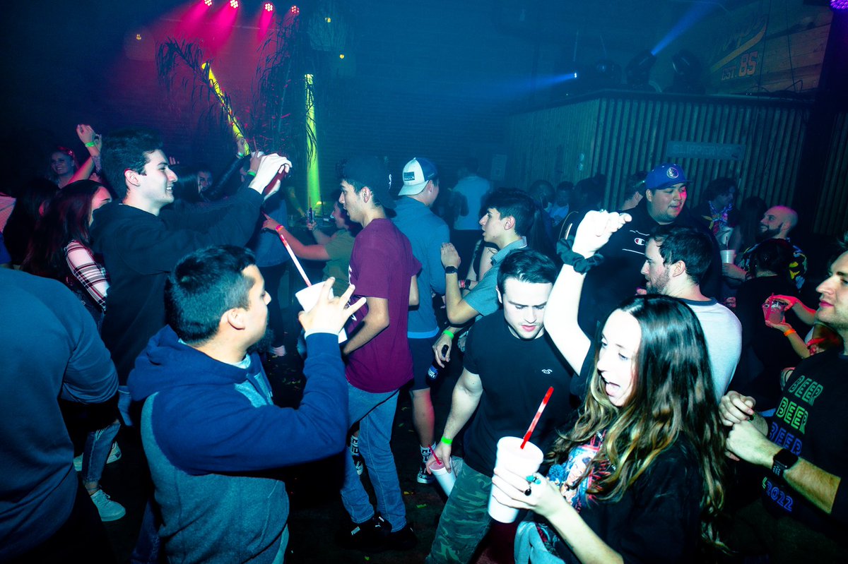 RichhomieA_'s tweet photo. It’s a danceParty! Party shots from this past weekend. Blow it up ™️ #oreelvisuals #photography #partypics #dj #like #eventphotograpghy https://t.co/fOFLDYkq3i