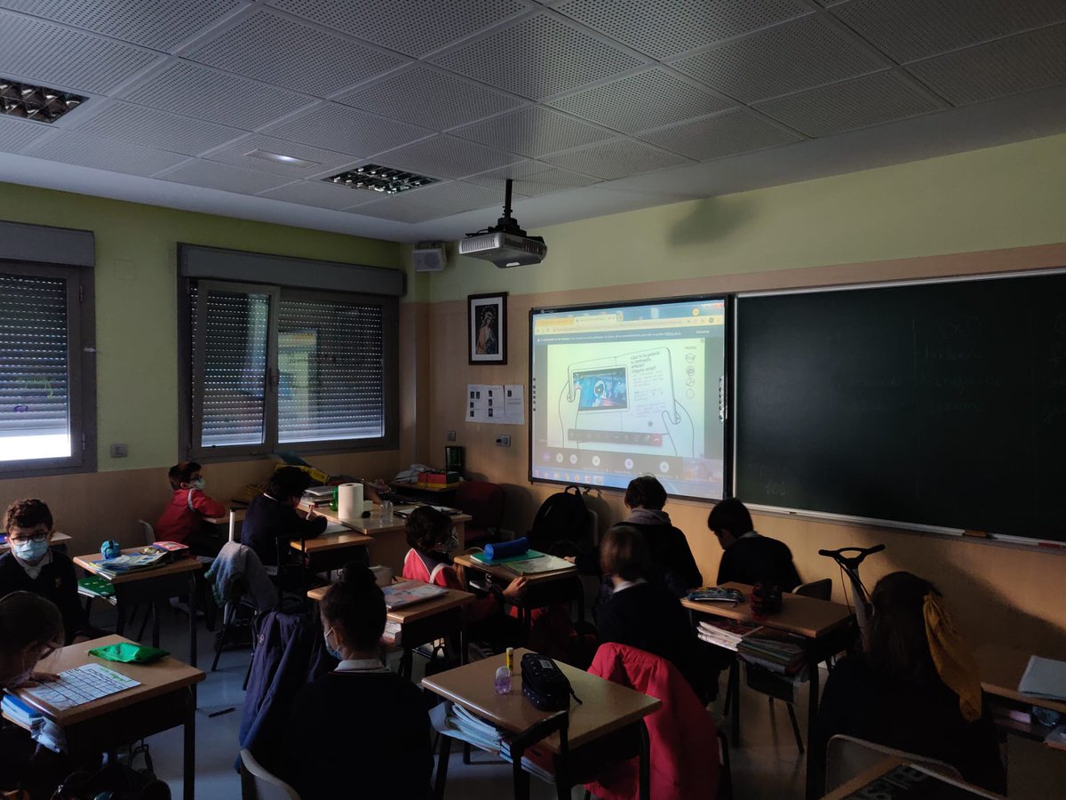 csjva's tweet photo. Hoy es el #DiaDeInternetSegura y nuestro alumnado de 4º, 5º de Primaria y 4º de ESO participa en sesiones para hacer un buen uso de las nuevas tecnologías. 

¡Muchas gracias, @VALLA_TIC @TICABurgos!

#SIDCYL2022 #Transforma23 https://t.co/j5AtGK68wZ