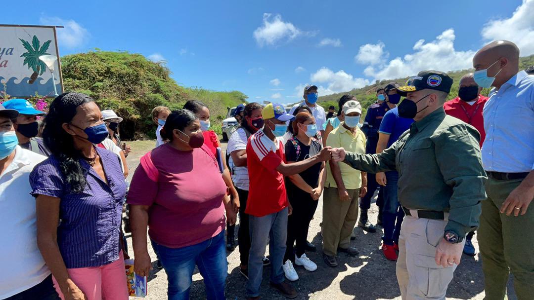 CeballosIchaso1's tweet photo. Con la activación y dotación de equipos y vehículos de las Policías Estadales y Municipales en los Cuadrantes de Paz, se garantiza la protección y la seguridad de los ciudadanos, en coordinación con la PNB y Estadal reforzando las capacidades de actuación policial por La Paz. https://t.co/oxgGSHr9FD