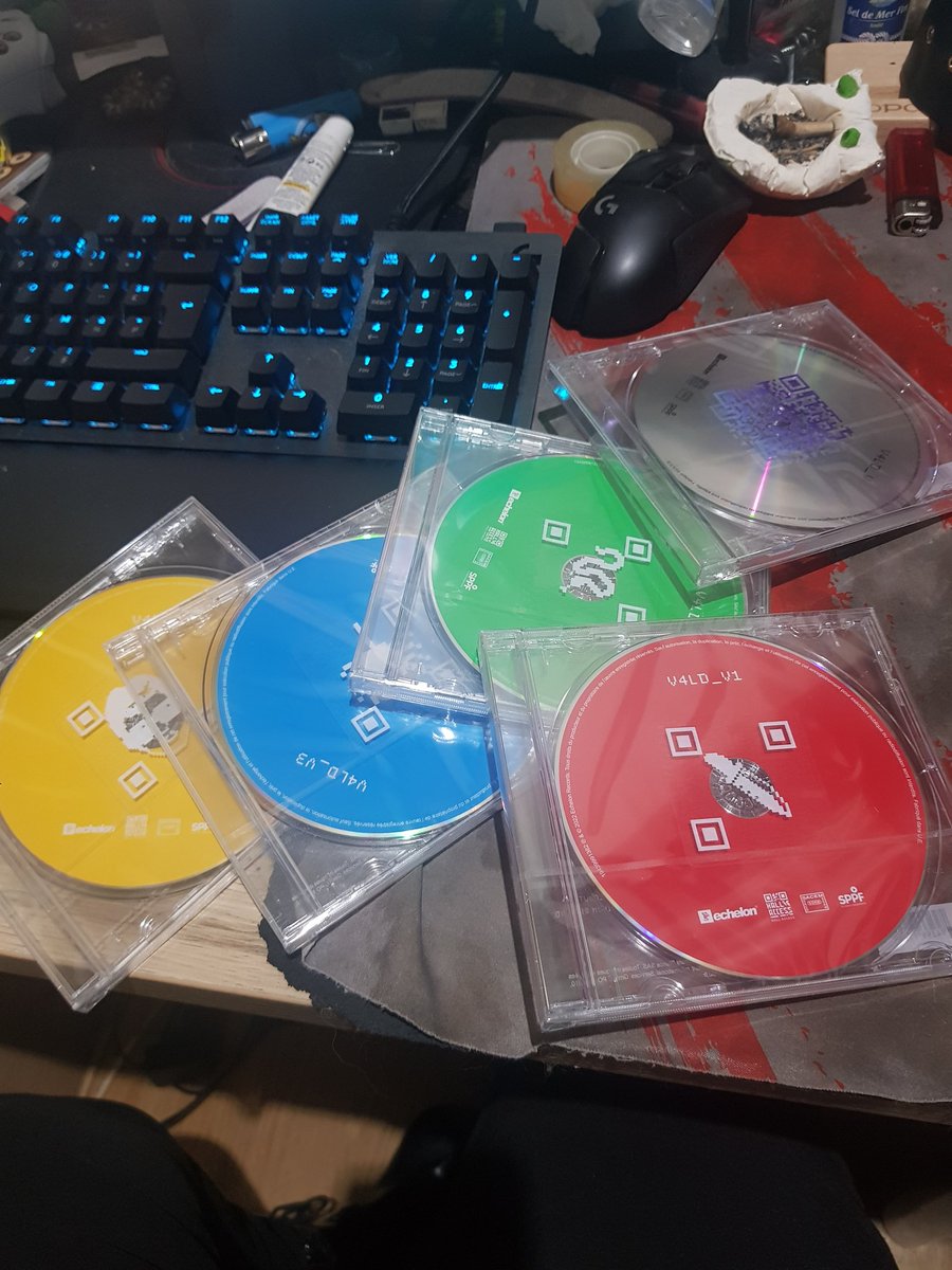 AritaaMB's tweet photo. ENFIN ! #V4LD #v #vald @vald_ld https://t.co/hYkxDQVnii