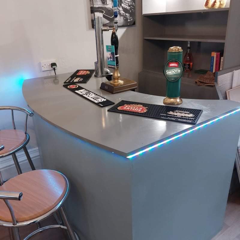 Nice to make the old folks happy at a home in Blackburn. We donated the pumps and their handyman sorted a bar out. The old folks love it!👍😄🍺