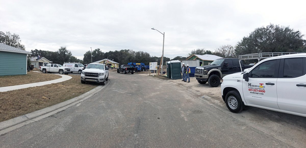 HabitatOrlOsc's tweet photo. It's only Day 2 of #BuildersBlitz and check out these homes! Some of our future homeowners are volunteering on site this week and are getting to see Get updates all week at https://t.co/Jt07KeDLON #habitatforhumanity #orlando @PCLConstruction @ParkSquareHomes @PulteHomes https://t.co/Z2iWRW8NJW