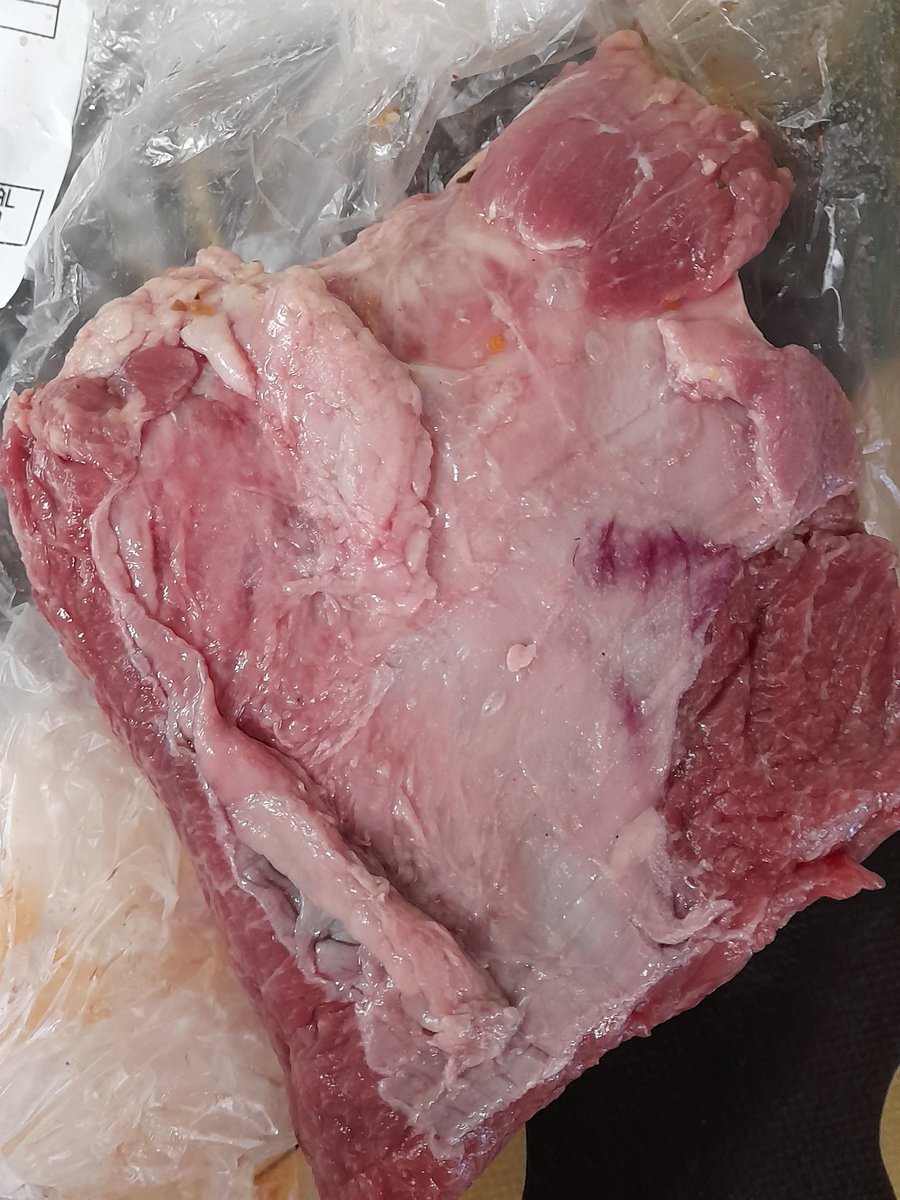 yanalecl's tweet photo. UN ASCO, COMPRÉ CARNE EN EL SUPERMERCADO @Mayorista10 Y SALIO DESCOMPUESTA, NI SIQUIERA TRAÍA SU FECHA DE ENVASE Y VENCIMIENTO 🤢 https://t.co/QtZvWN3mjU