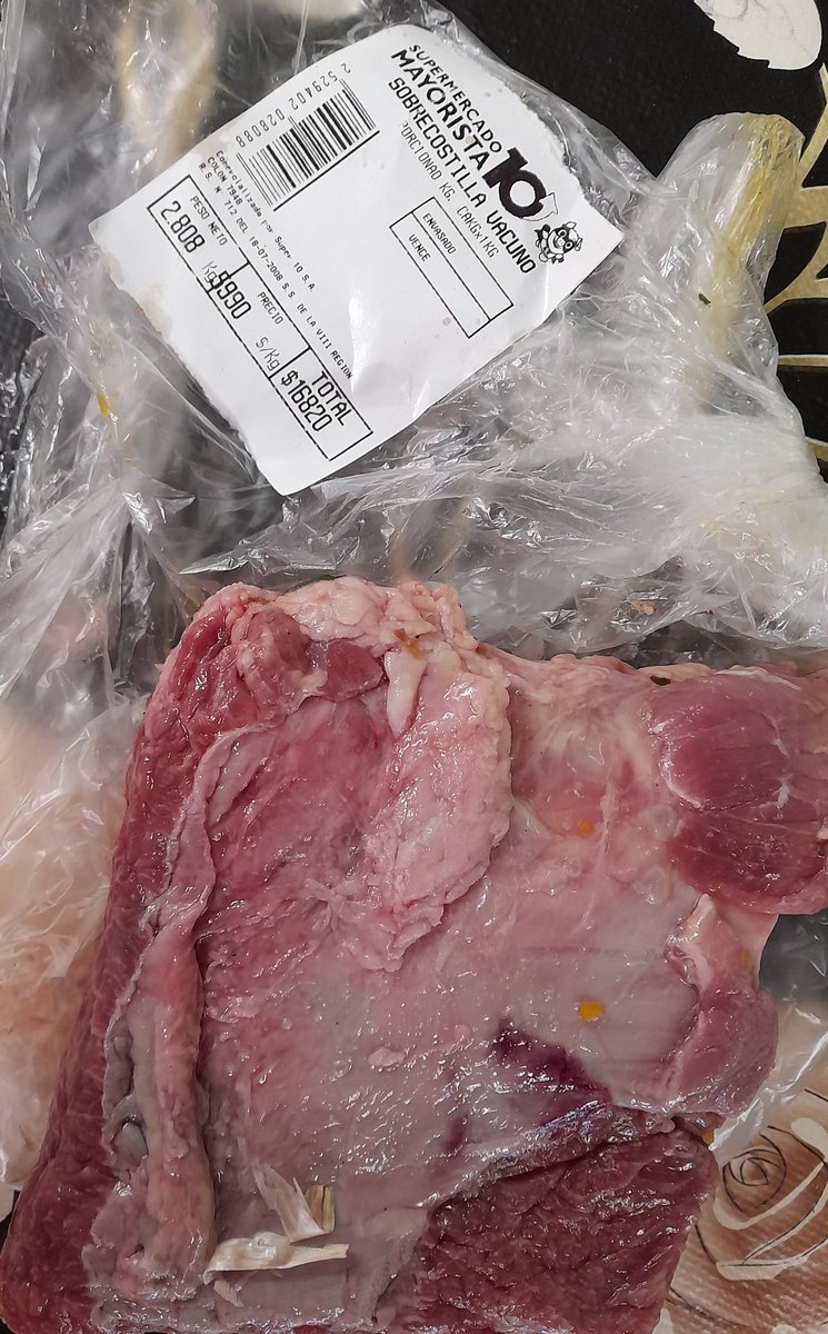 yanalecl's tweet photo. UN ASCO, COMPRÉ CARNE EN EL SUPERMERCADO @Mayorista10 Y SALIO DESCOMPUESTA, NI SIQUIERA TRAÍA SU FECHA DE ENVASE Y VENCIMIENTO 🤢 https://t.co/QtZvWN3mjU