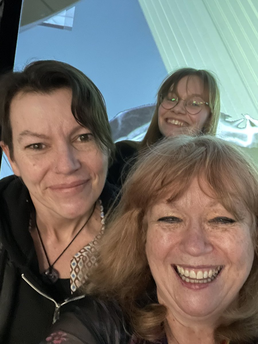 Julie_radschool's tweet photo. I felt hugely proud when Liz told me as we said goodbye, your students are so lovely. Caring compassionate #therapeuticradiographers I’m a very happy #unimummy today. Thank you Liz and Sylvia 💙💙💙 https://t.co/T7MqZjpmyG