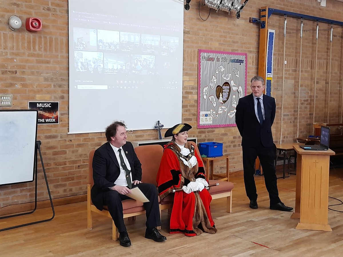 sthughspri's tweet photo. Happy Birthday to the Mayor of Lincoln City. We hope you liked your card!
Thank you for visiting us and answering our questions about the role of a mayor.
#cityoflincoln #communitylincoln #virtualassembly
@STL_CMAT @lincolncouncil https://t.co/UYu8qmsSqc