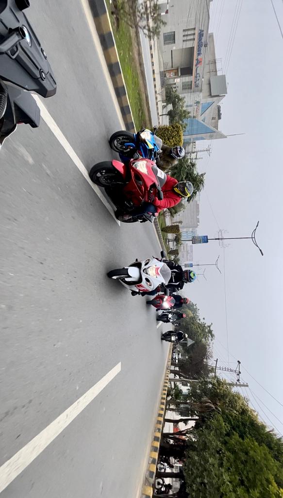 238Ali's tweet photo. If anyone says no to riding with you unfriend them, you don’t need such negativity in your life.
#busaboyssquad #Lahore #Pakistan 🇵🇰🏍 #Hayabusa #gsxr600 #motogpedition #RandomRider #brothersforlife❤️ https://t.co/XzQ9PFxZvr