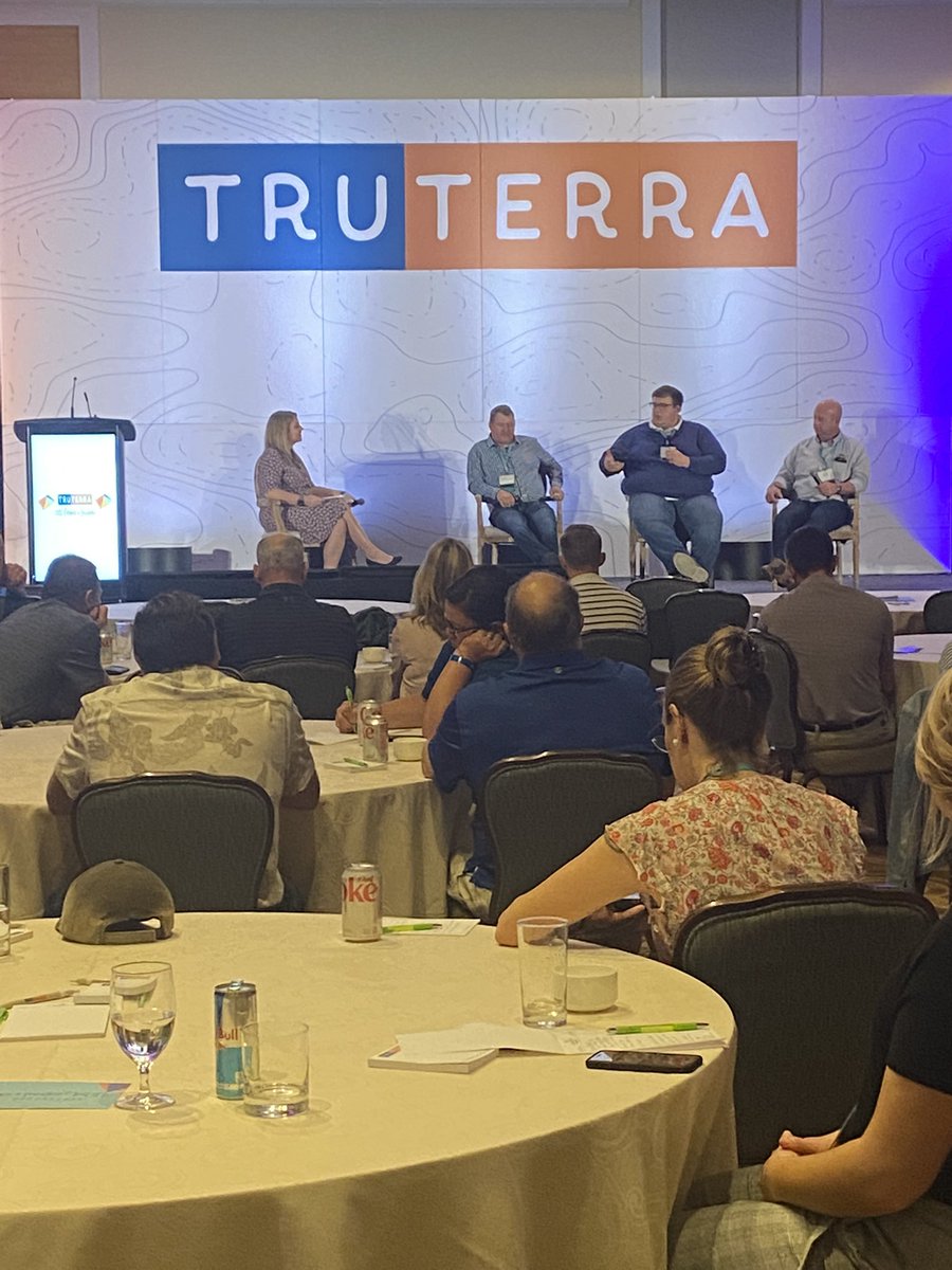 Rounding out the morning with another great panel discussion led by Mariah Murphy <a href="/FarmtoFork4u/">Mariah Murphy</a> with Kevin Bahr, Kelly Garrett, Lucas Fricke @TruterraLLC <a href="/XtremeAgFarming/">xtremeag.farm</a> @GreatBendCoop  <a href="/CentralValleyAg/">Central Valley Ag</a>  #SoilHealth #CarbonFarming #mentorship #Visionaries