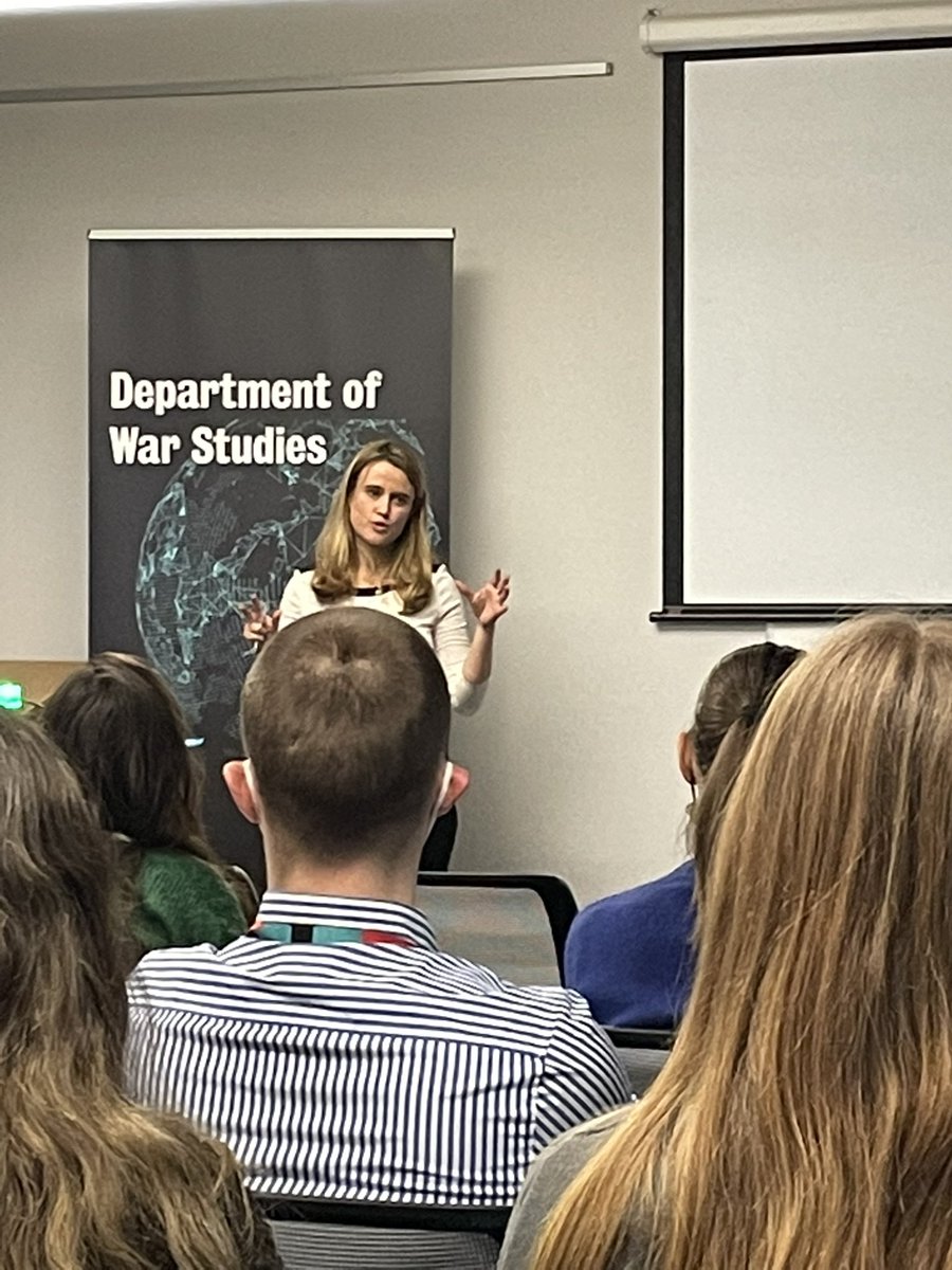 KCL_CGS's tweet photo. A great turn out for our first in person event for 2022, chaired by @MalinSeverin, as @HuentemannJulia discusses grand strategic thinking within the EU institutions. https://t.co/S0AYu9RBaZ