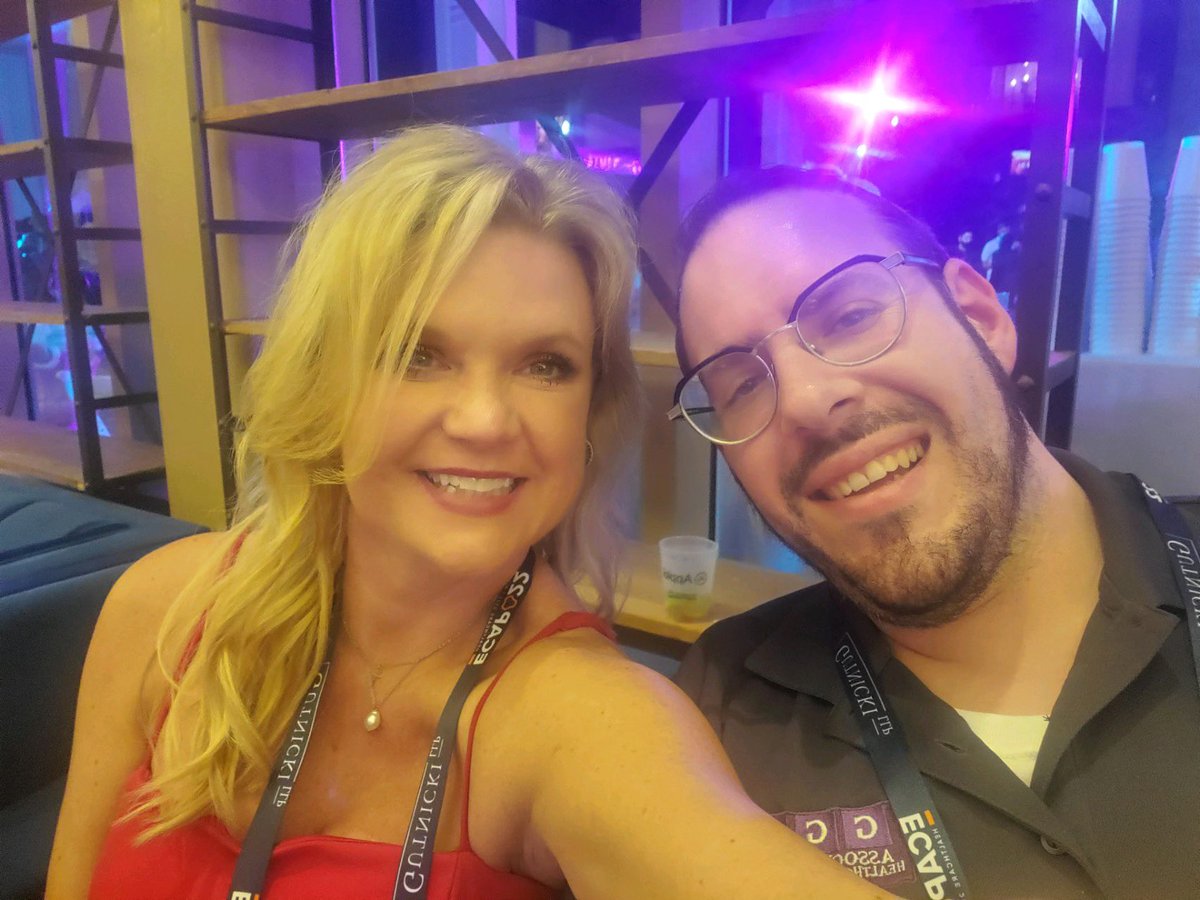 UnitedRxLTC's tweet photo. From golf course to Gala...@eCapSummit, you've outdone yourself!
#UnitedRx is happy to be part of this great event and thankful for
the opportunity to meet so many industry professionals! #ECAP22
#eCapSummit #DealsHappenHere #UnitedRx #healthcare
#pharmacyservices #longtermcare https://t.co/k7HFC44VWn