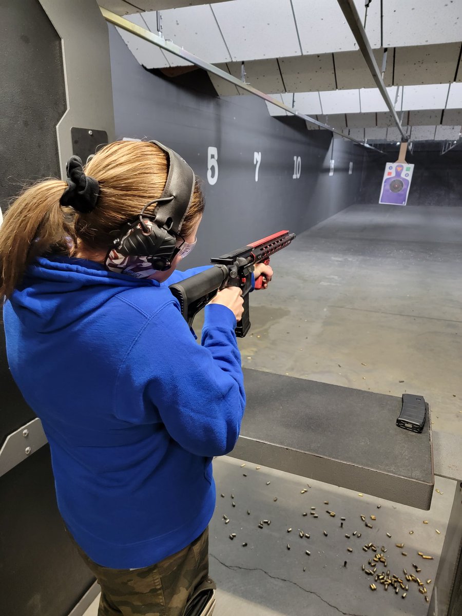 ride4life84's tweet photo. Love my AR i built!! 🖤❤🖤❤#nra #nrawomen #supportthe2nd https://t.co/P6EOrdrWHQ