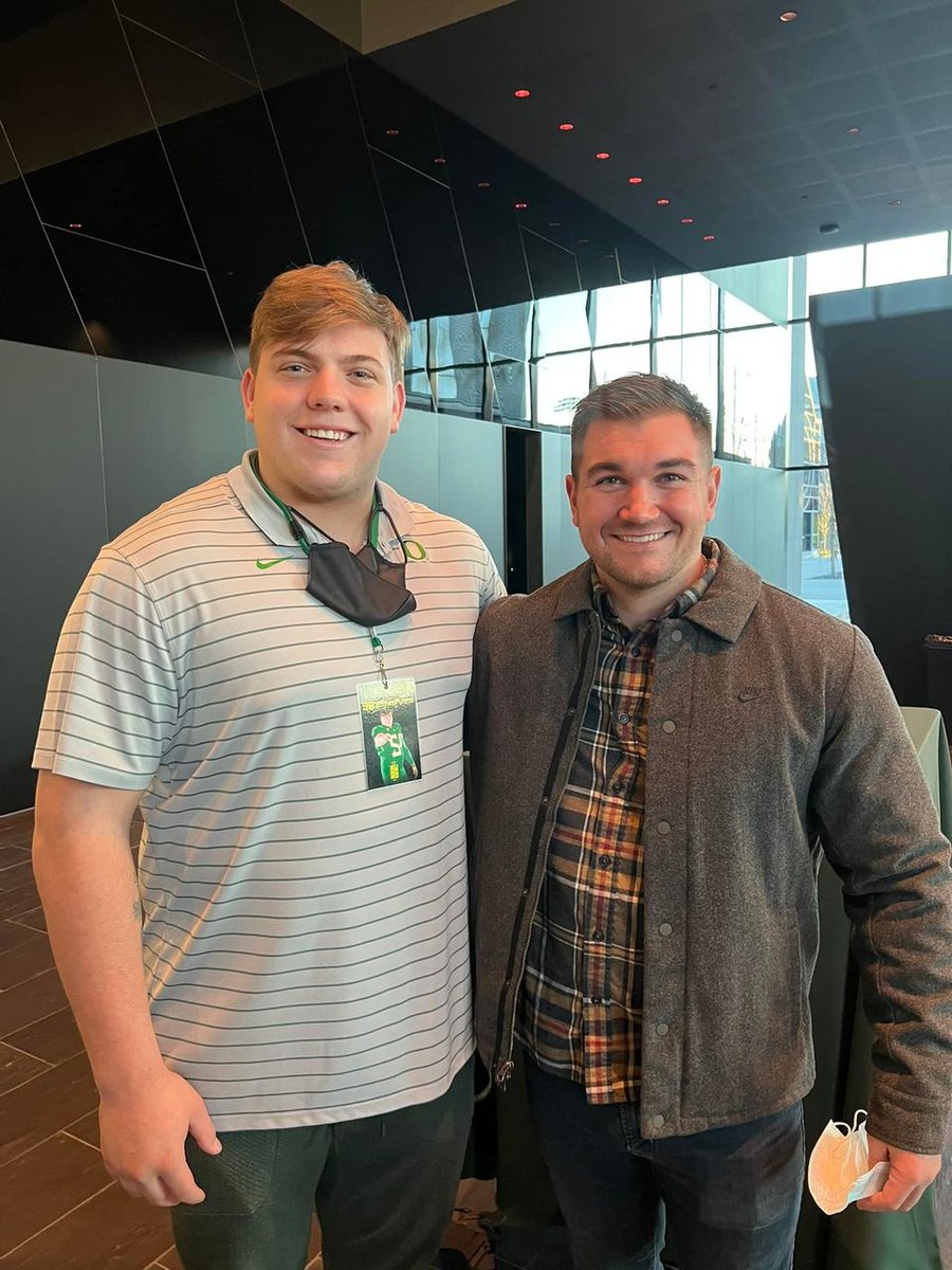 alekskarlatos tweet picture