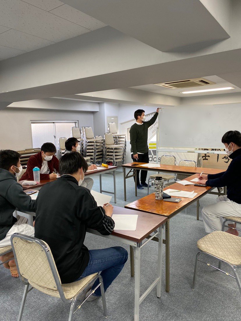 YutaroOgane's tweet photo. 稽古後、若手でSNS会議！

若手チームでSNS投稿を強化致します‼︎

押忍🔥

#日本空手協会 #JKA https://t.co/wI3BlXNnpG