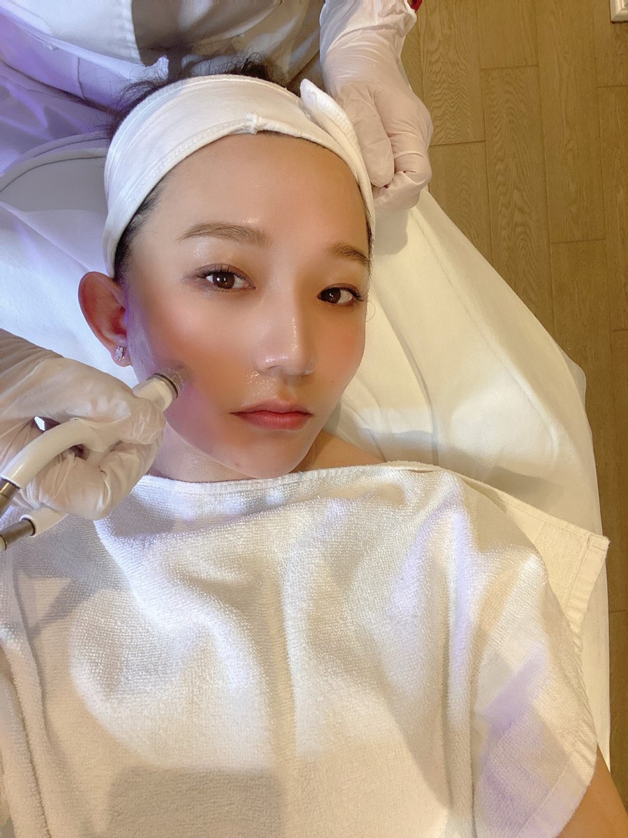 Candice_Lim1987's tweet photo. Be beautiful for yourself, carve the delicacy of life on your face❤ https://t.co/iOVxBCIOg6