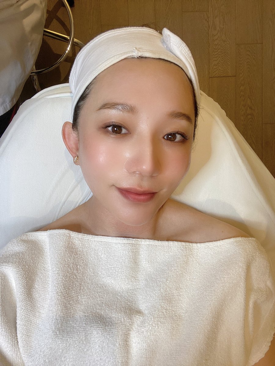 Candice_Lim1987's tweet photo. Be beautiful for yourself, carve the delicacy of life on your face❤ https://t.co/iOVxBCIOg6