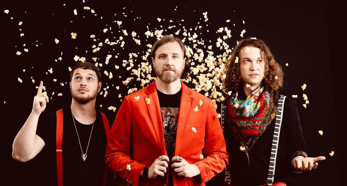 Kicking off this year's Bluebird Music Festival with a SHOWX party at The Rayback Collective in Boulder, CO! Join us for a night of live music with Nicole Atkins, The Last Real Circus, and Kingdom Jasmine on April 22  🎶 grab your tickets 👇

events.showx.com/event/nicole-a…