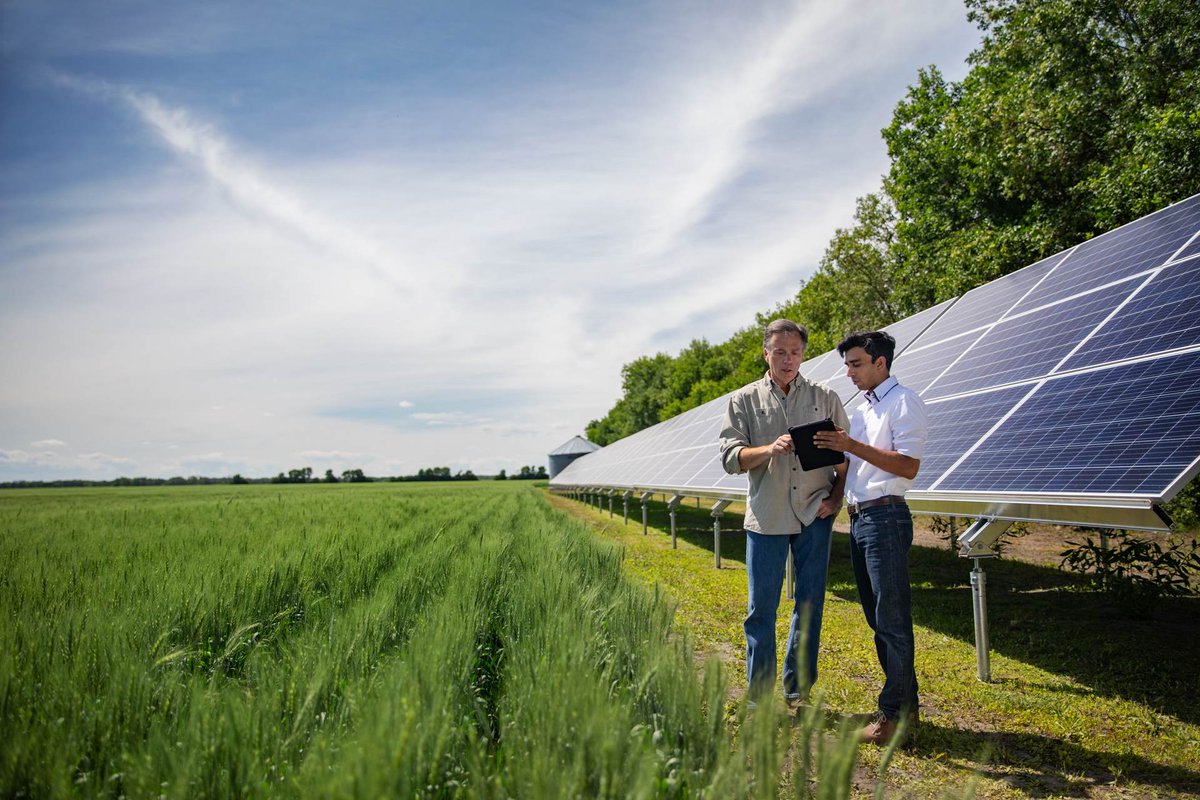 World-leading <a href="/TELUS/">TELUS</a> technology 📡 + a commitment to human compassion 💜 + an opportunity to feed a hungry world 🥗 = TELUS Agriculture is making the #FutureFriendly! 🌱 ow.ly/99vw103o2If