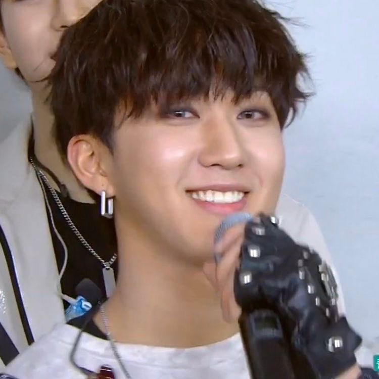evelsooya's tweet photo. CBOTD (changbin of the day) https://t.co/C6JVjzIUxt