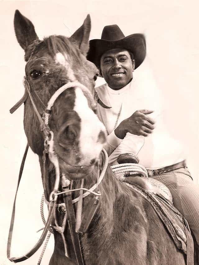 marloj1005's tweet photo. Cleo Hearn founder and producer of the Cowboys of Color Rodeo became the first African American man to win a nat’l calf-roping event w/his 1970 victory at the Denver Nat’l Western. He was the first Afr. Amer. to attend college on a rodeo scholarship. #lkbhf #BlackHistoryMonth https://t.co/3eW5sLrfss