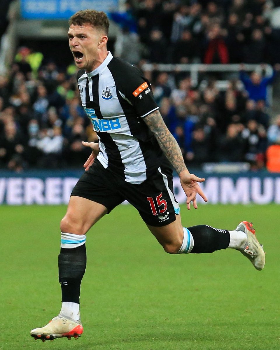 trippier2's tweet image. I’ve missed that feeling!! 🎯 @nufc 🖤🤍  Brilliant by everyone tonight! 🤩 We have worked so hard the last few weeks and that one was a thank you for all your support…let’s keep this run going! 💪🏼