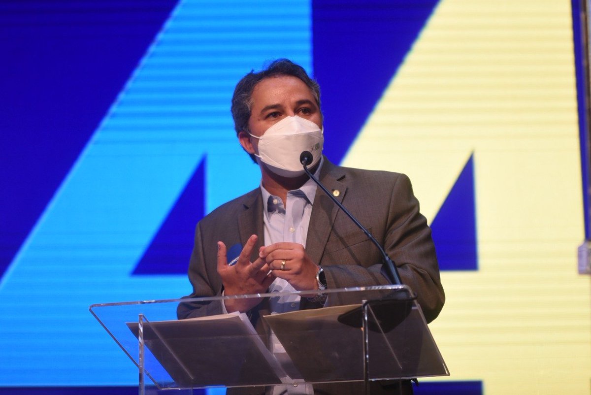 "<a href="/uniaobrasil44/">União Brasil 44</a> nasce comprometido com o sentimento da maioria dos brasileiros, que não quer a divisão. Entre as nossas bandeiras estão o apoio ao empreendedorismo e a geração de empregos. Vamos unir o Brasil pelo diálogo", afirma <a href="/efraimfilho/">Senador Efraim</a>, líder do <a href="/democratas/">Democratas</a>. @pslnacamara