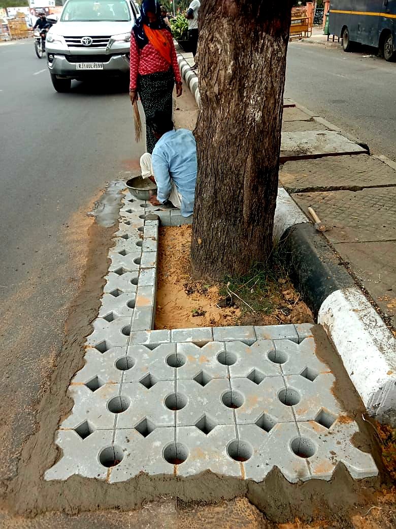Mahesh_SharmaDB's tweet photo. मेरा शहर बदल रहा है...
#Jaipur #Tree #Tree4Earth
@ParveenKaswan @NishantJain1111 https://t.co/zLbMYcHM21