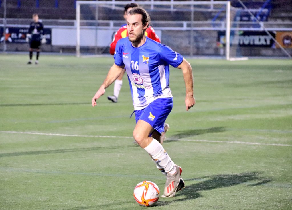 🔙 𝗧𝗼𝗿𝗻𝗮 𝗠𝗮𝘆𝗻𝗮𝘂!

El lateral esquerre va reaparèixer després de més de 3 mesos fora per una lesió. La #MotoGP de #TossadeMar no jugava des del 31 d'octubre i, diumenge passat, va entrar a la 2a part contra el #FCVilafranca. Bentornat, <a href="/JMaynau/">Joan Maynau</a>!