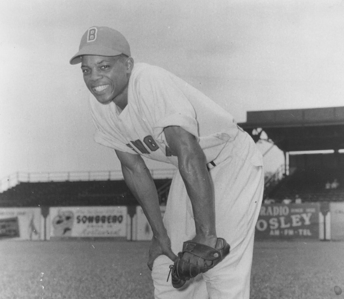 SFGiants's tweet image. Trivia Tuesday: Before signing with the Giants in 1950, Willie Mays played with the Birmingham Black Barons of the Negro American Leagues, as well as what semi-pro Negro Southern League team based in Chattanooga?