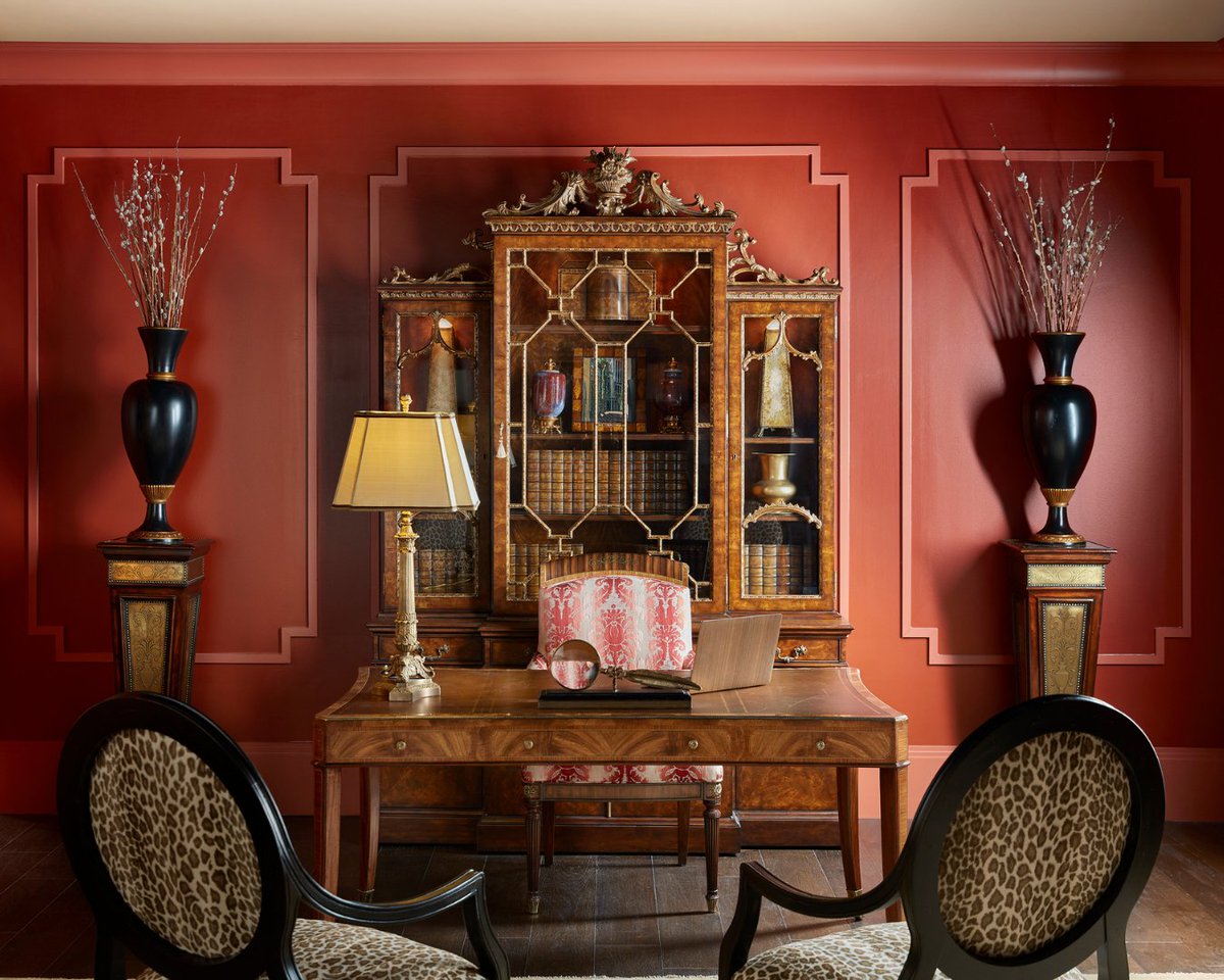 theoalex's tweet image. ♞ Theodore Alexander is synonymous with handcrafted excellence – like the flame Cerejeira veneered, Morado banded &amp;amp; Sycamore marquetry inlaid Audric Writing Table, part of our Stephen Church Collection ♞
#writingtable #interiordesign #homestyling #theodorealexander