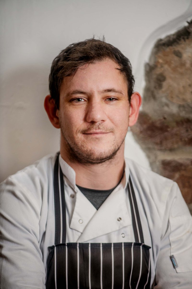 Hare__Hounds's tweet photo. Llew is our talented Chef de Partie… He joined us back in the first 2020 lockdown, when we needed a hand with takeaways. A hard worker, great chef, and real asset to the kitchen team, he’s been going from strength to strength ever since…
#cheflife #chefdepartie #aberthin https://t.co/Jz3MVGmOdb