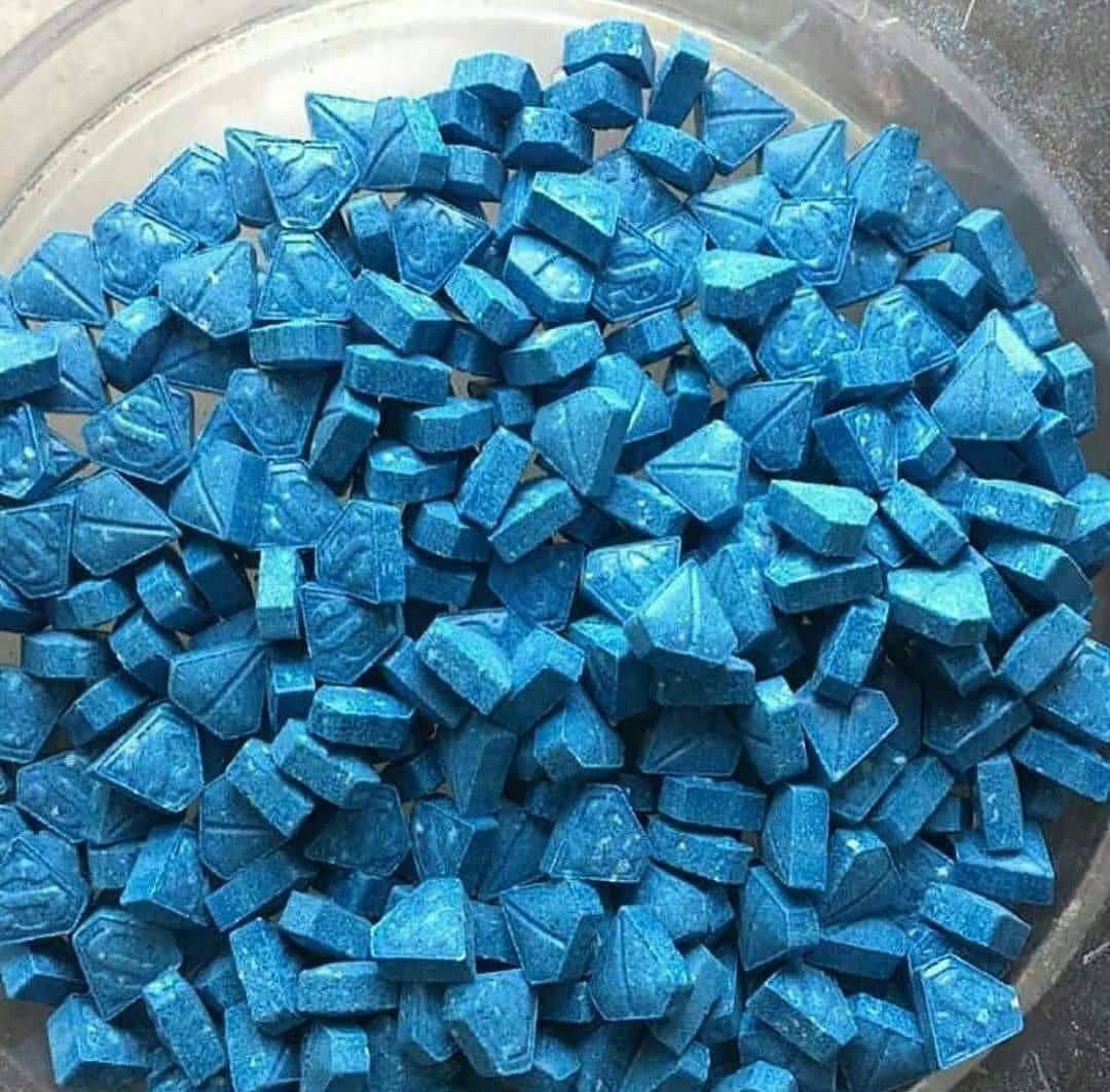 marctysonn's tweet photo. Blue buddhas 240mg available https://t.co/M5wFHlBeBb