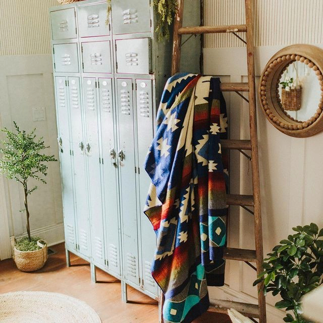 Lovasi_International tweet media