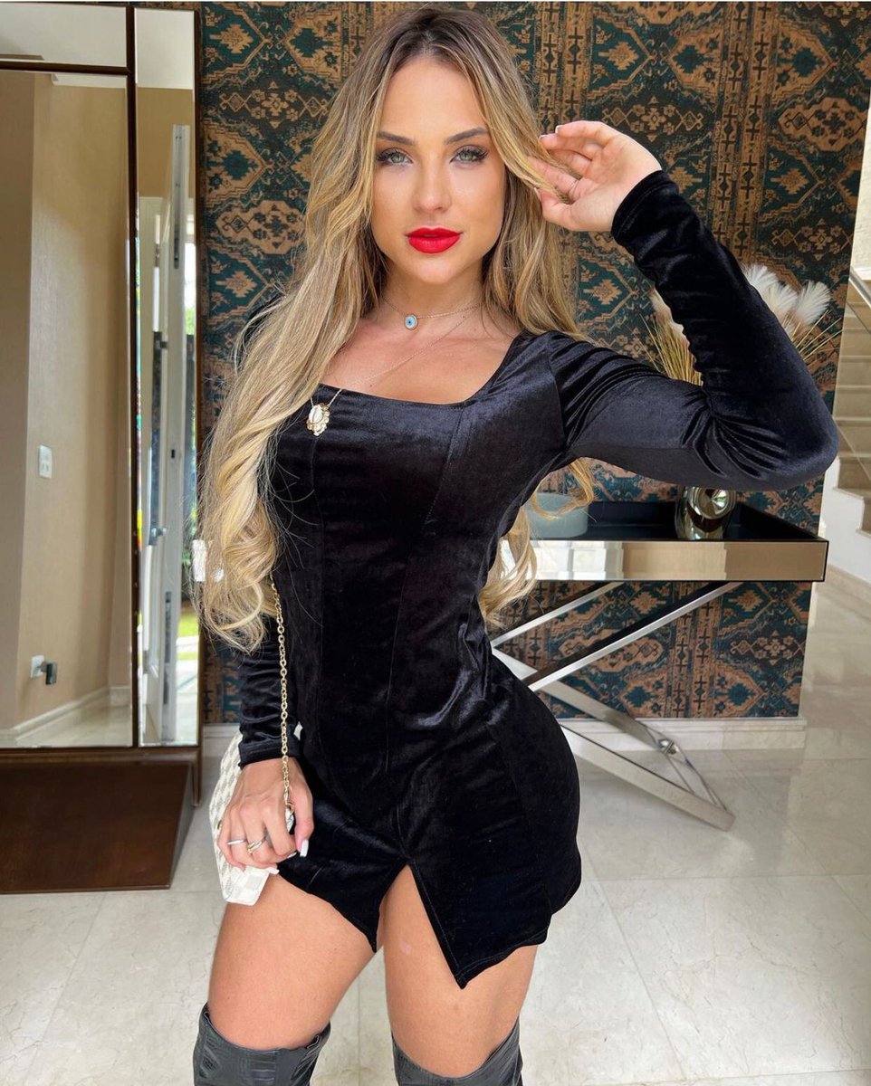 sessaoextra's tweet photo. Ex-BBB Gabi Martins aposta em look sexy com vestido curtíssimo e arranca elogios na web: ‘Maravilhosa’ https://t.co/AoMhmHoEpW https://t.co/14qAdaLsIC