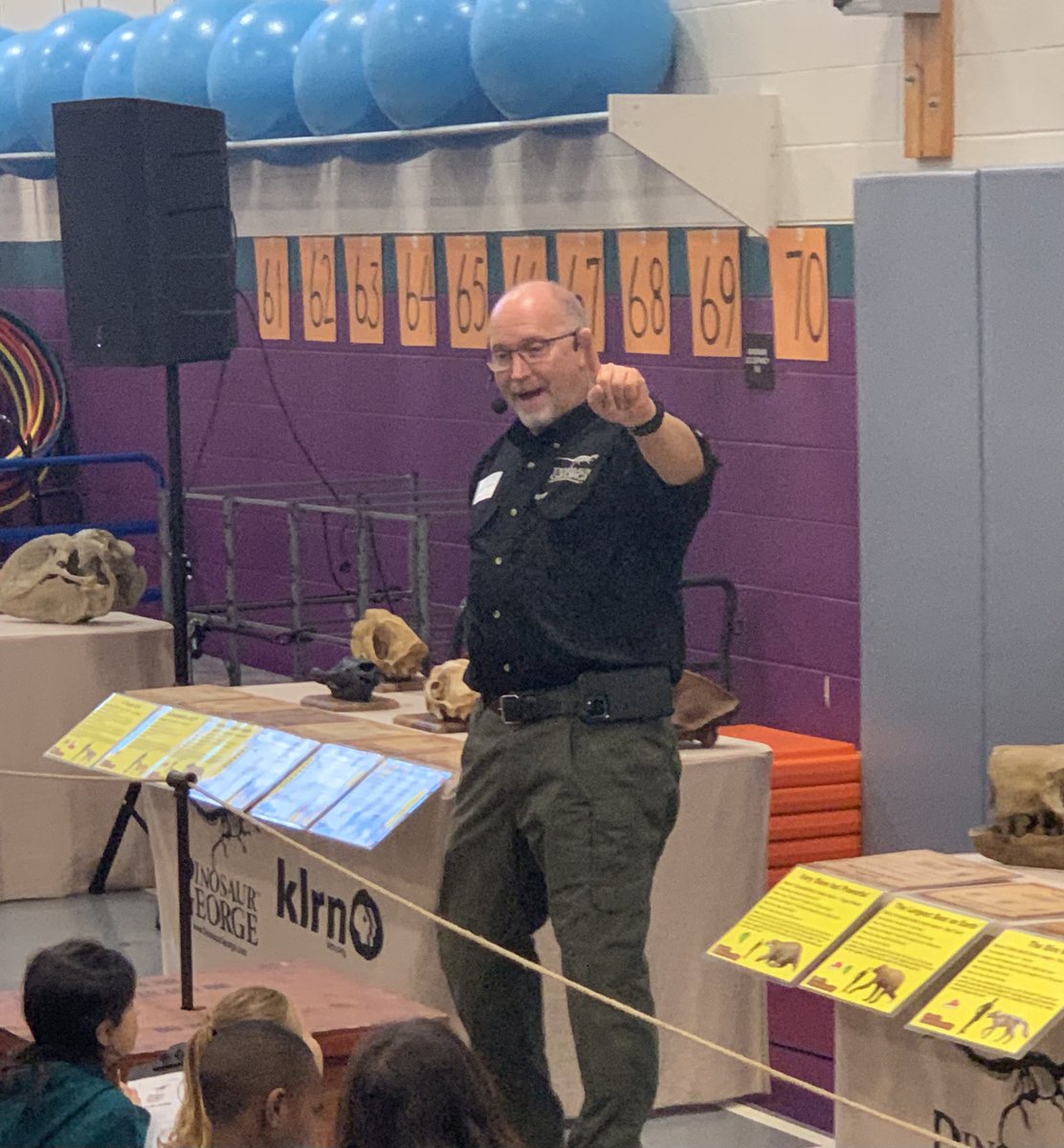 APonderLibrary's tweet image. Thank you PTA for bringing Dinosaur George to Alice Ponder.  Parents and students can come tonight from 5:00-7:00.