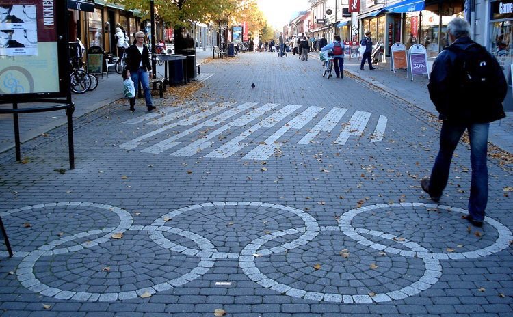 TheNorskaPaul's tweet photo. When one thinks #WinterOlympics places like #Lillyhammer #Bergen 📸😃🇳🇴 #Calgary #Grenoble #SaltLakeCity places of outstanding natural beauty and natural heavy snow spring to mind.
Then we have #Beijing2022 #WinterOlympics and the #Chinese offer this ffs🤦♂️
#OlympicWinterGames https://t.co/lGq2PrGN8g
