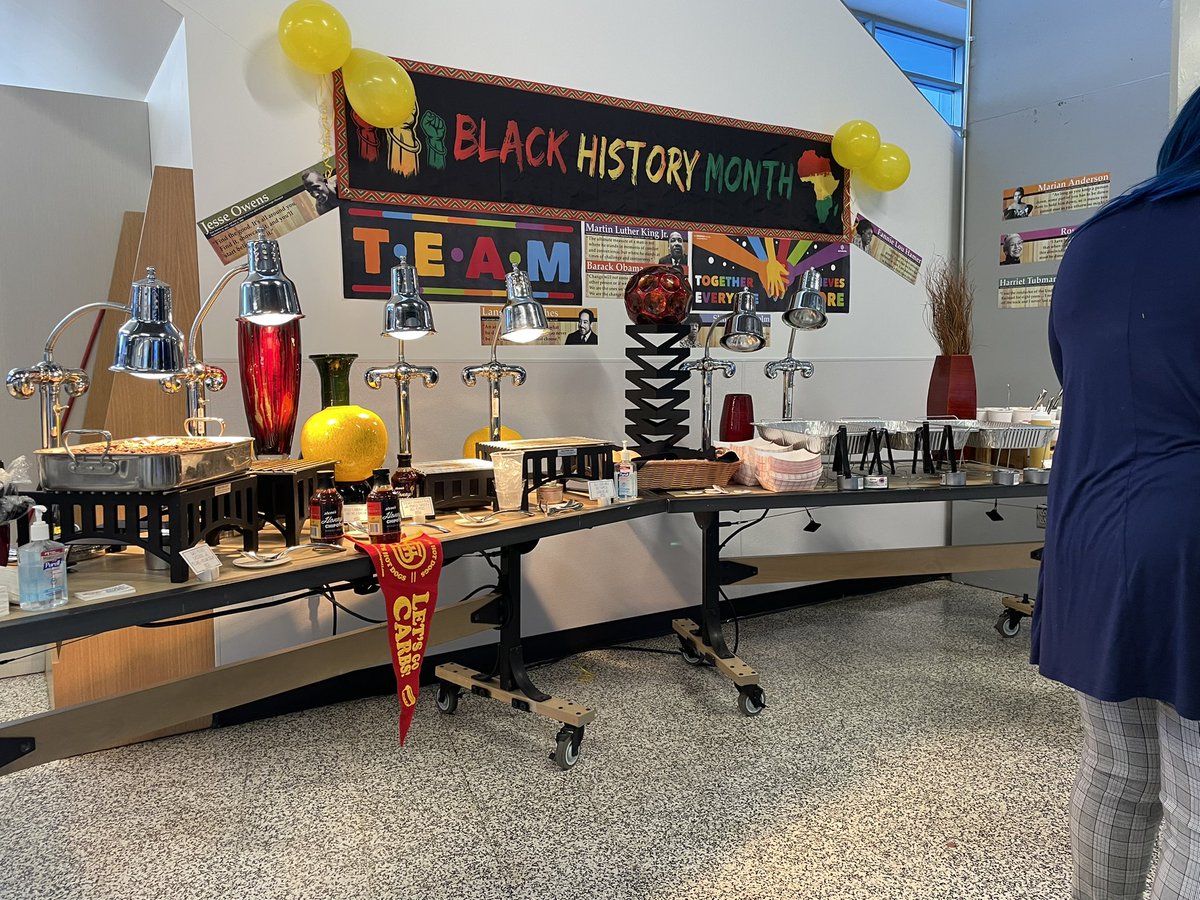 steveshotdogs's tweet image. Thanks @stlouisblues for letting us feed your folks during Black History Month! #lgb