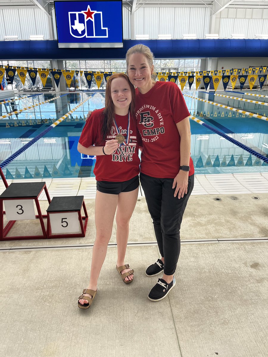 Congrats to Holly F.  El Campo’s first state qualifying diver!!!!!

🥉in the Region VII 5A Championship!!

With her dive coach Shanna Evans
