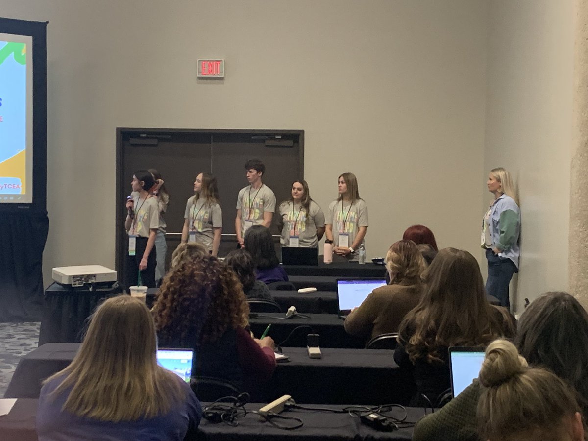 Lisa Pogue tweet media