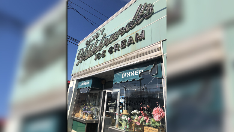 metsradio880's tweet image. Beloved LI ice cream shop facing steep rent hike seeks landmark status to keep name alive bit.ly/3Ldoqlz